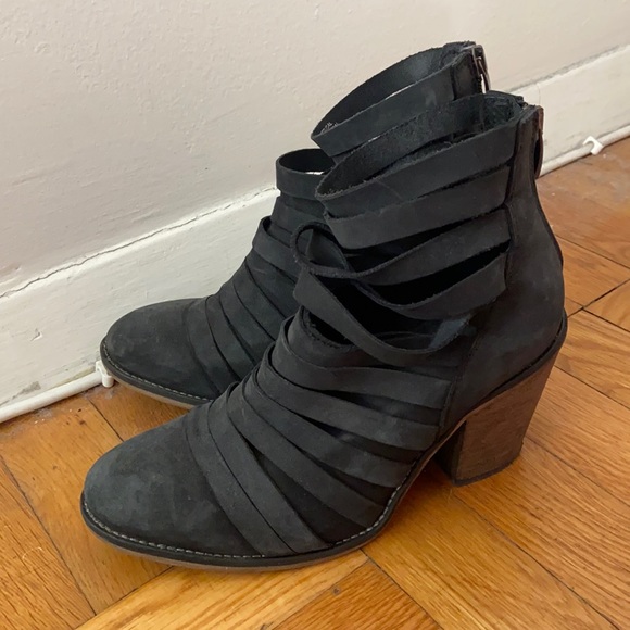 Free People Size 7 Distressed Black Leather Booties - Picture 2 of 6